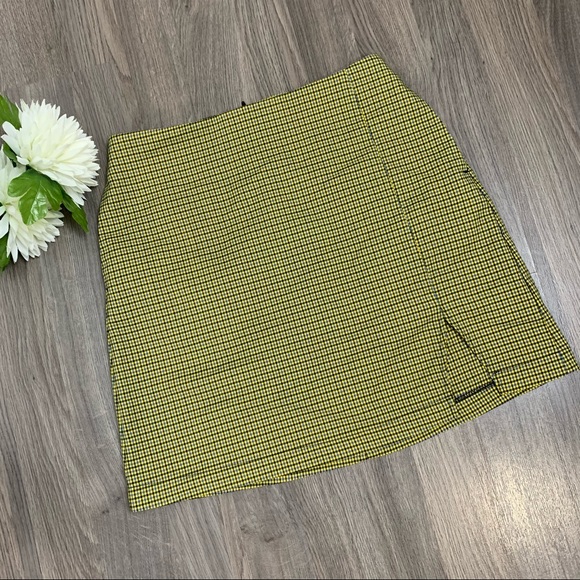 Urban Outfitters Gingham skirt - Picture 2 of 5